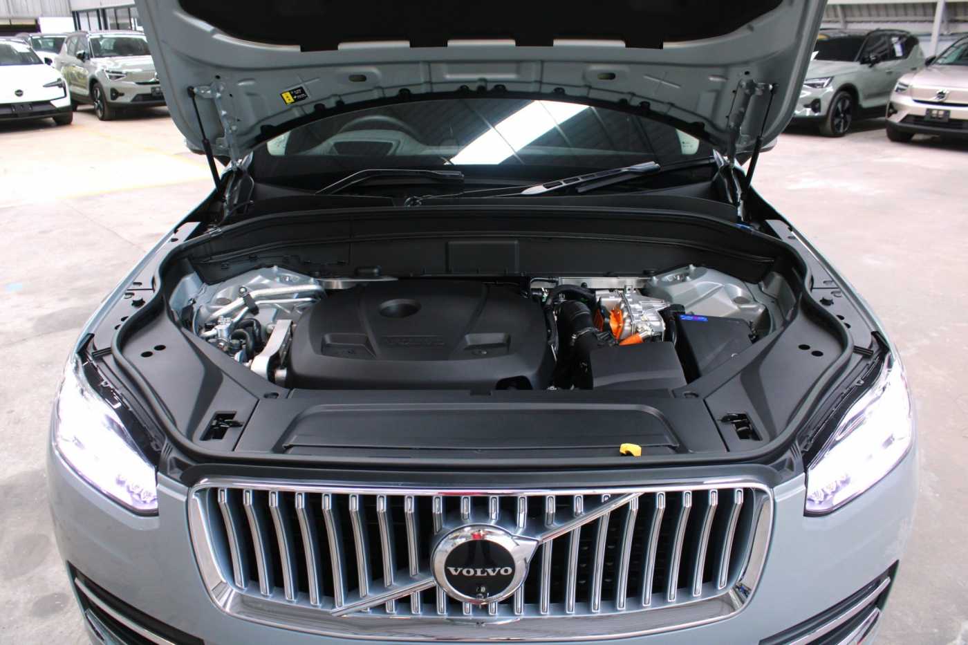 Volvo  Recharge Ultimate, T8 AWD ปลั๊กอินไฮบริด, ไฟฟ้า/เบนซิน, Bright, 7 ที่นั่ง